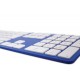 Blaue Bluetooth-QWERTZ-Tastatur mit einem Gewicht von 535 g
